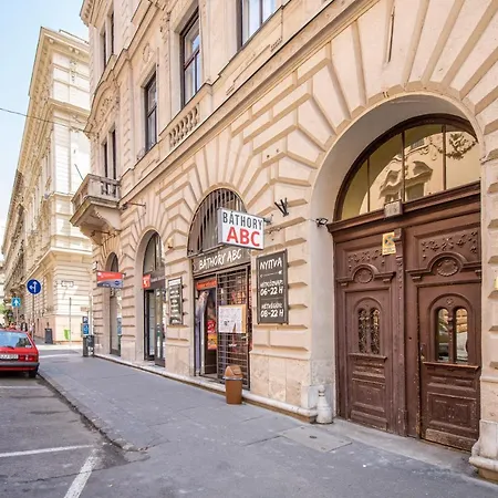Center Apartment