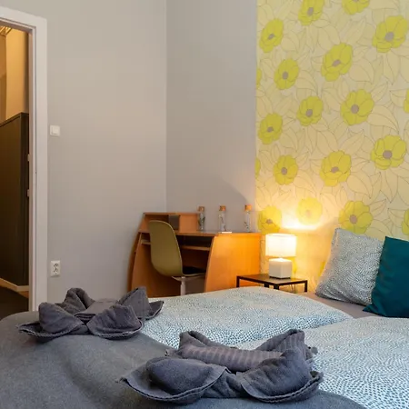 Center Apartment *