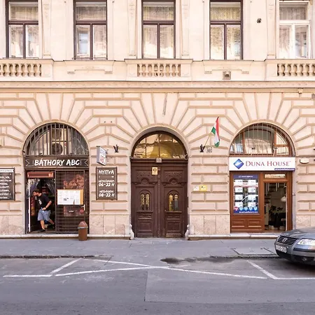Center بودابست